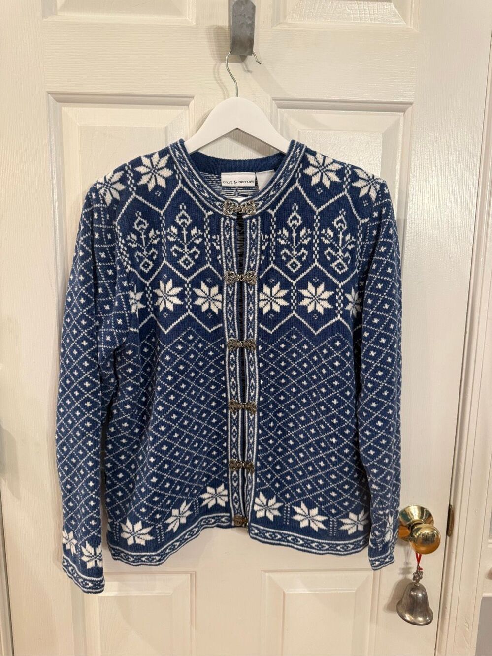 Croft & Barrow Blue & White Nordic Silver Buckle Cardigan Sweater sz M EUC